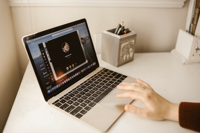 Laptop Facetime