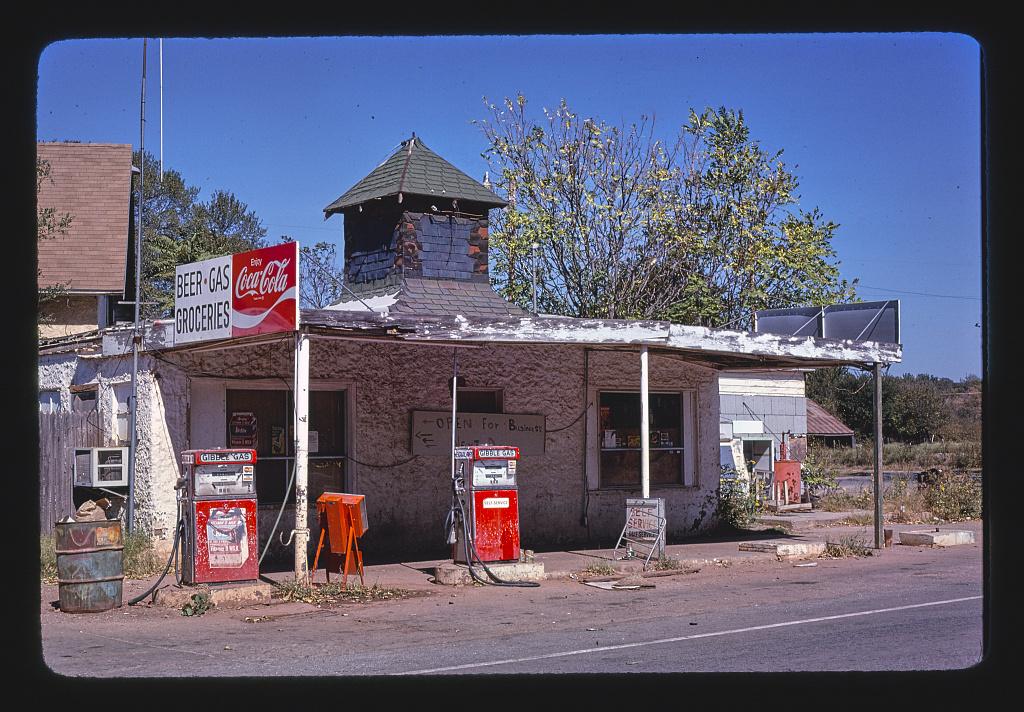 Gibble Gas, Arcadia, Oklahoma. 1979. 