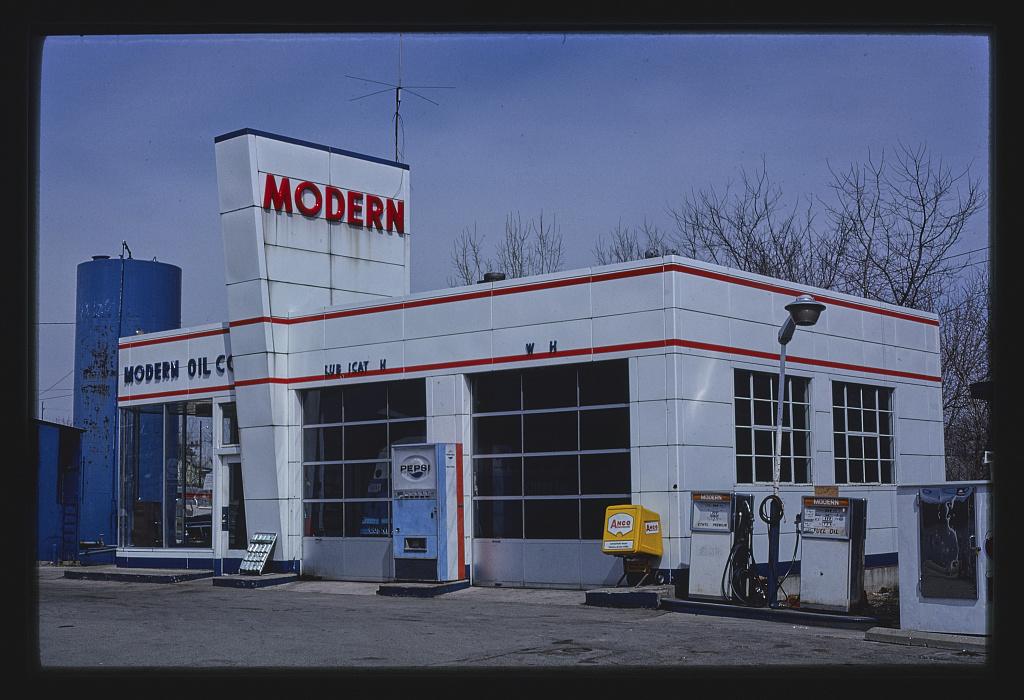 Modern Gas, Connersville, Indiana. 1980. 