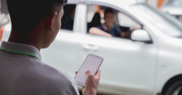 Getting a ride from the Uber app